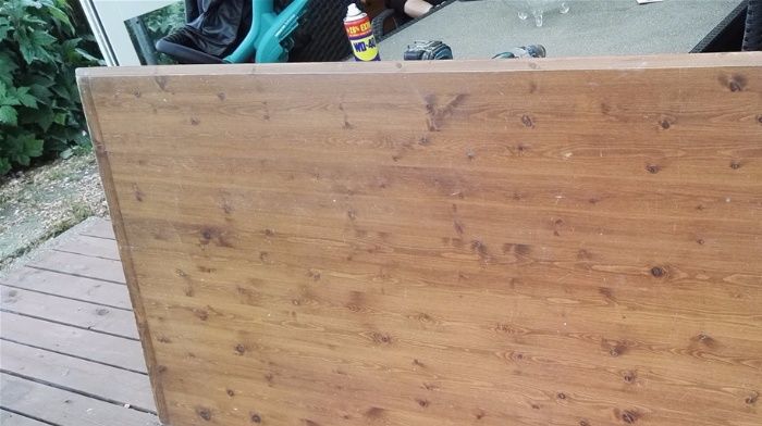 KR 800,-
Et spisebord til den store familie, fyrretræ bejset, velholdt og solidt bord
L 240  B 90  H 77     
står på lager